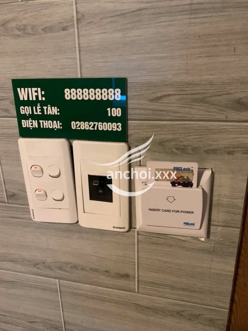Em đúng thật là thần dâm luôn nha, chiều mọi tư thế ko uổng công lân lội đường x