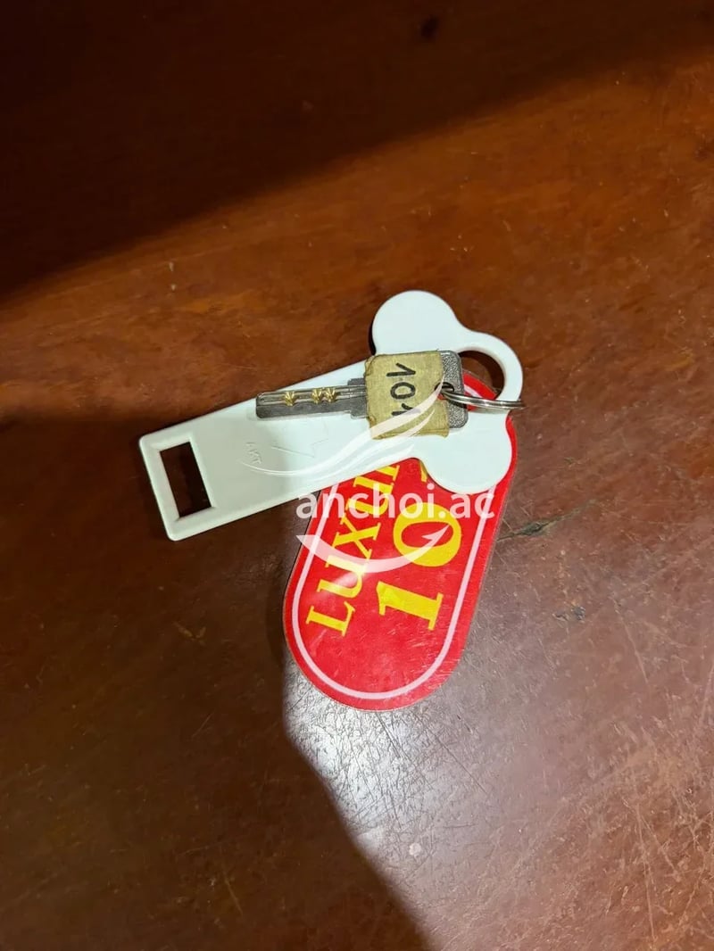Em chieu khach nhu chieu nguoi yeu. Bim lai đẹp that vua y. Gap lai em