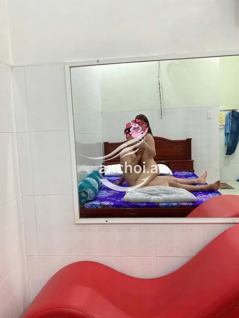 e dâm đãng bú liếm phê lắm
