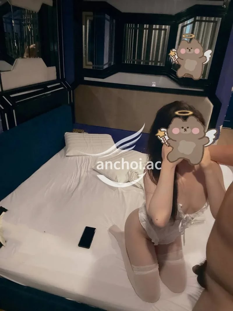 Vếu be bé xinh xinh dễ thương, mặt chuẩn loli cute phô mai que, mông bự bím khít — ảnh 4