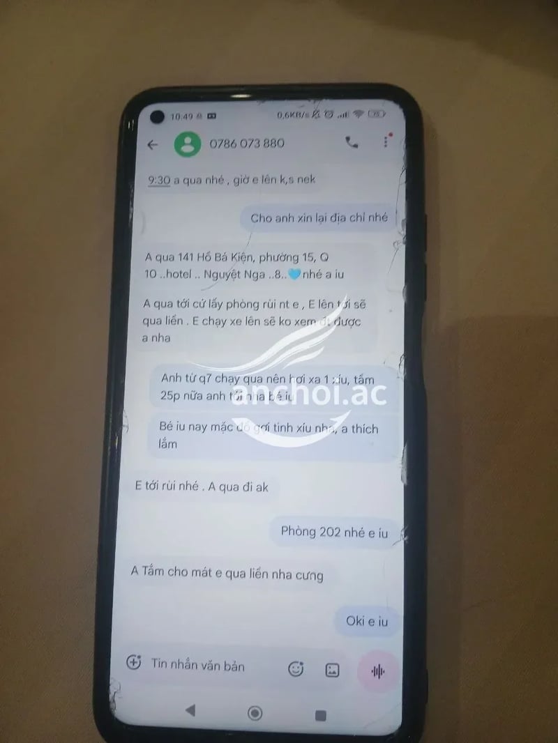Em ôm hôn bú cu như người yêu vậy — ảnh 2