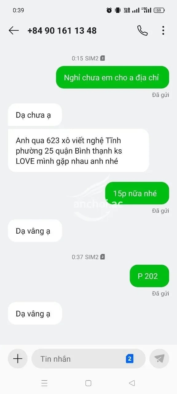 E nhiệt tình và dâm lắm nha, nay e mặc bộ cosplay cô dâu thật là kích thích. Quá