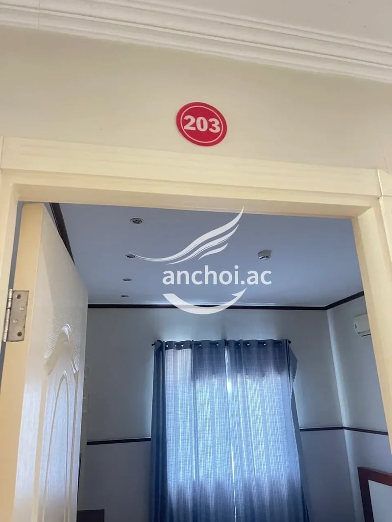 Em dễ thương phục vụ tốt vui vẻ nhiệt tình hàng họ hấp dẫn em còn non trẻ chơi đ — ảnh 4