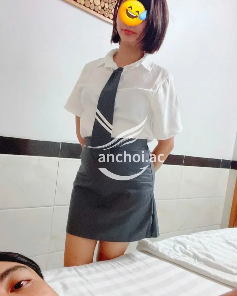 Nay gặp được e tiếp viên vừa xinh lại vừa dâm và cái kết quên lối về....
