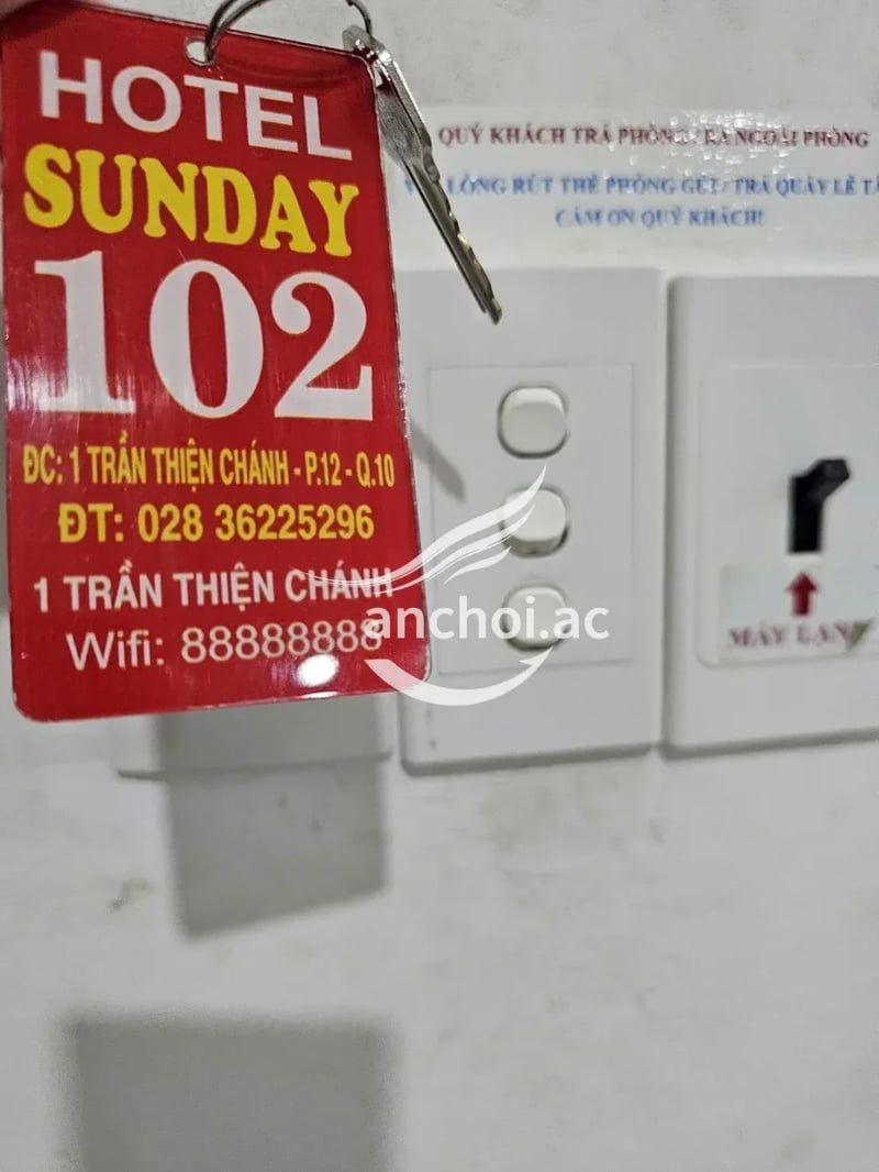 Bé thơm phức, dễ thương, hay cười.
Trắng trẻo, xinh xắn.
10/10.