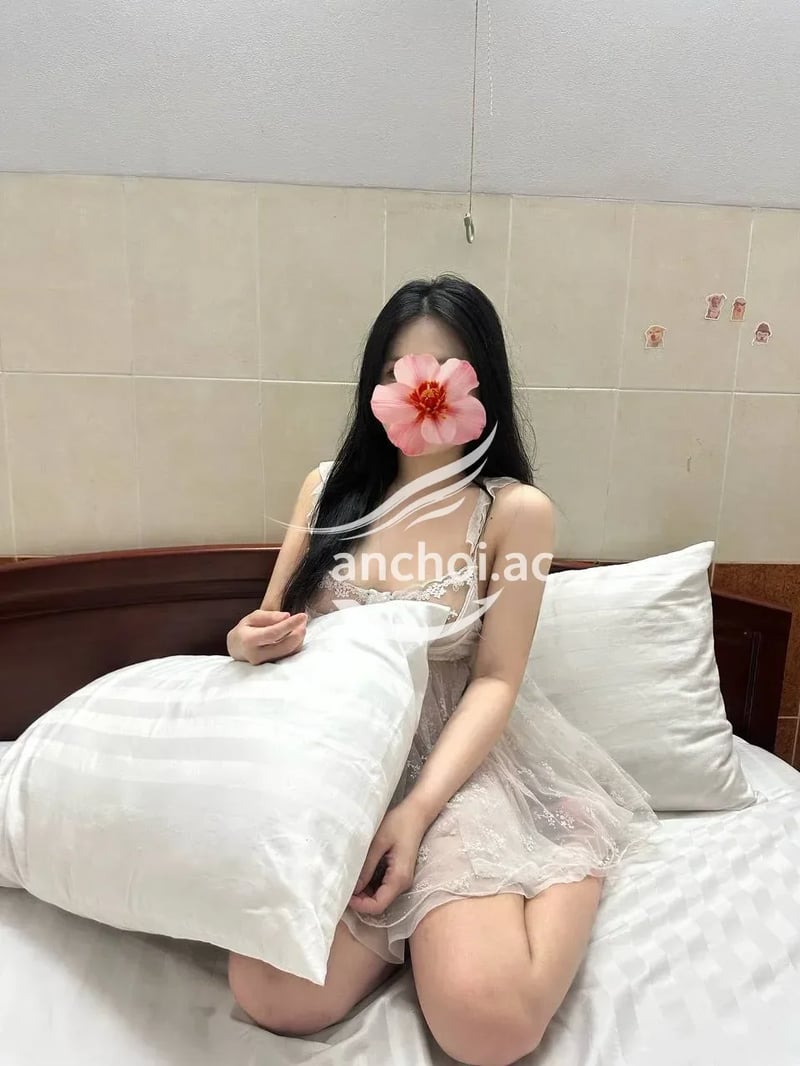 Mặt khá xinh và ngực khá to, Top phân khúc này. Người đẹp không giữ hàng và khéo — ảnh 2