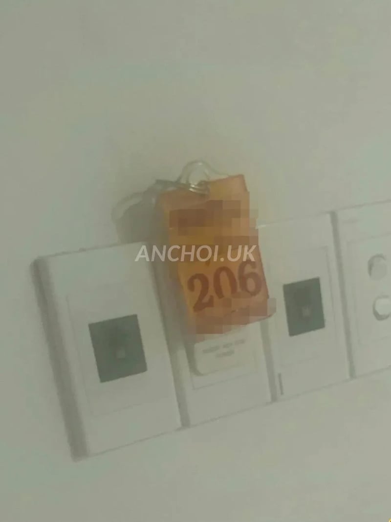 E gái dễ thương cặp vú real to ngon bóp sướng cả tay — ảnh 3