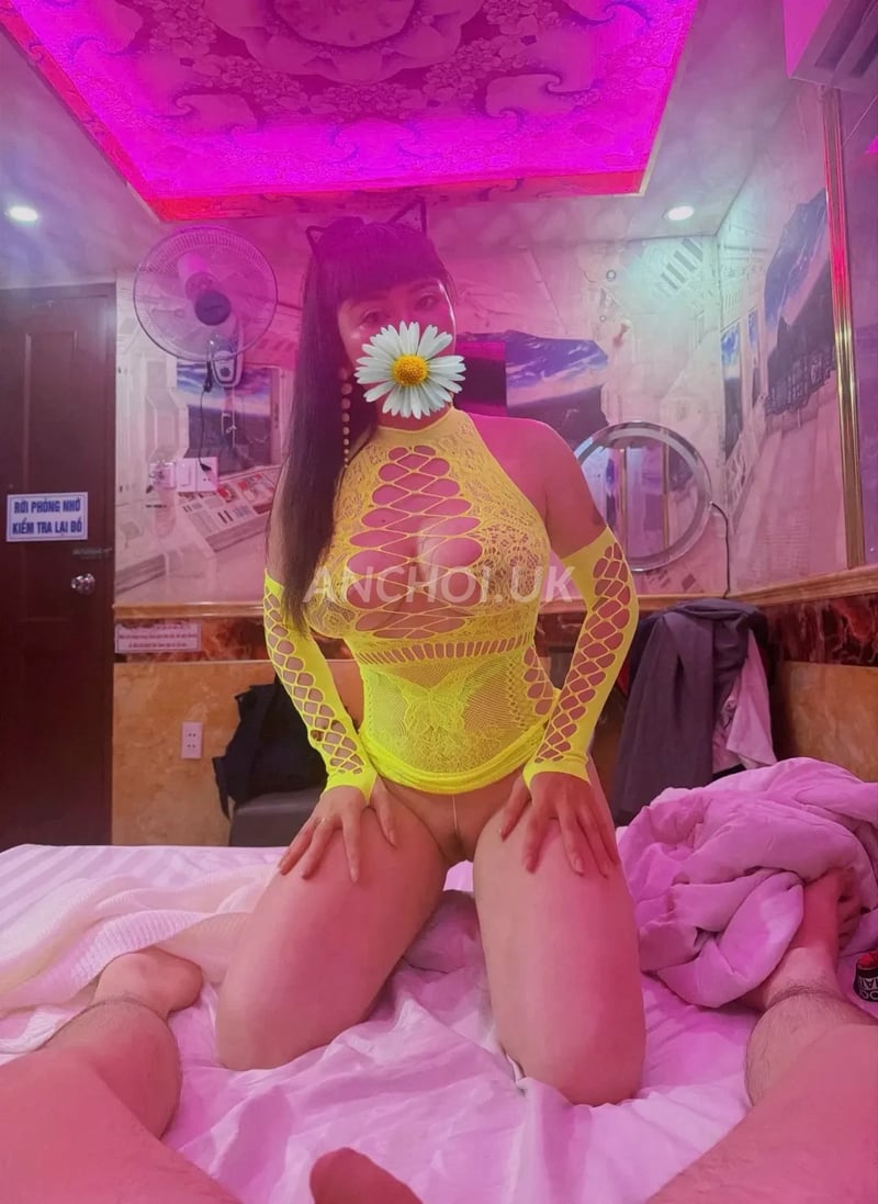 Tận tình , nhẹ nhàng và chuyên nghiệp , body ,mông ,Bướm, vú trắng trẽo . Rất vừ