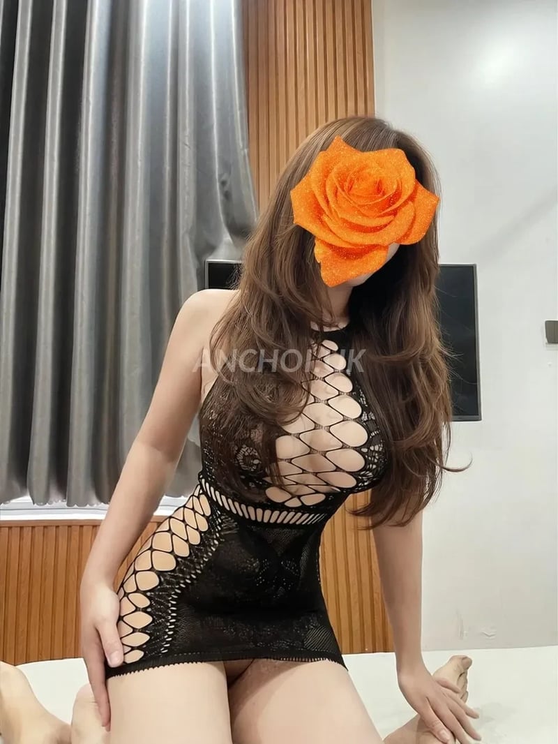 body em săn chắc mềm mại ngon ngọt . Thái độ cực yêu. Bé xinh quá mọi thứ chất l