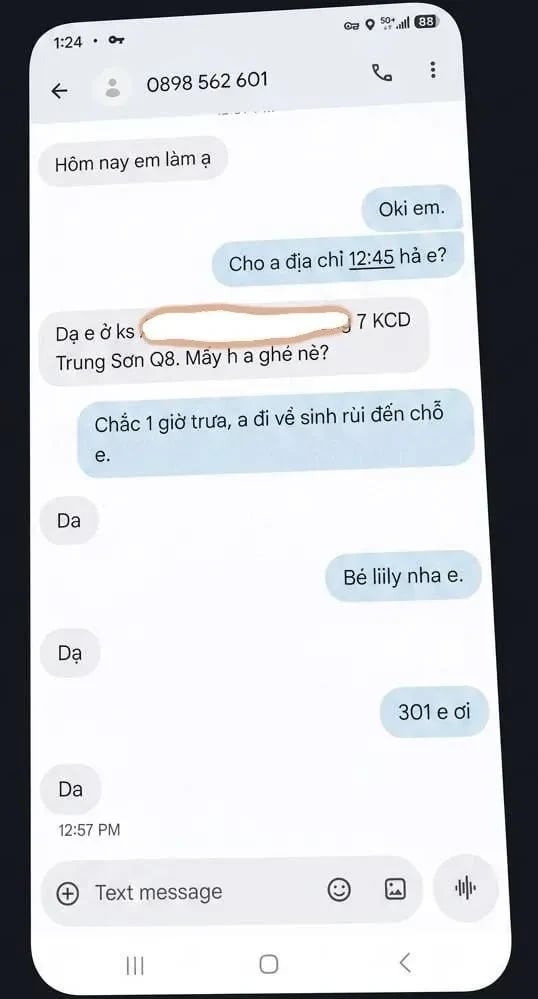 Em ok khoản bj và cưỡi ngựa, nhìn dâm đãng xinh đẹp quyến rũ mông mu căng mẩy Cự
