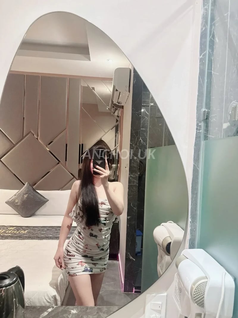 Nói chung em này ngoan hiền, chiều khách, hẹn hò chuẩn giờ, không giục giã — ảnh 2
