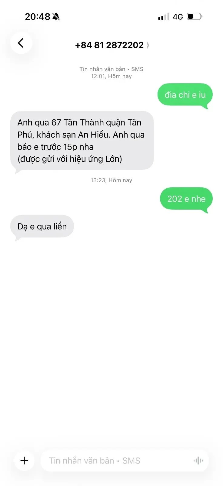 vú to nước tràn nệm