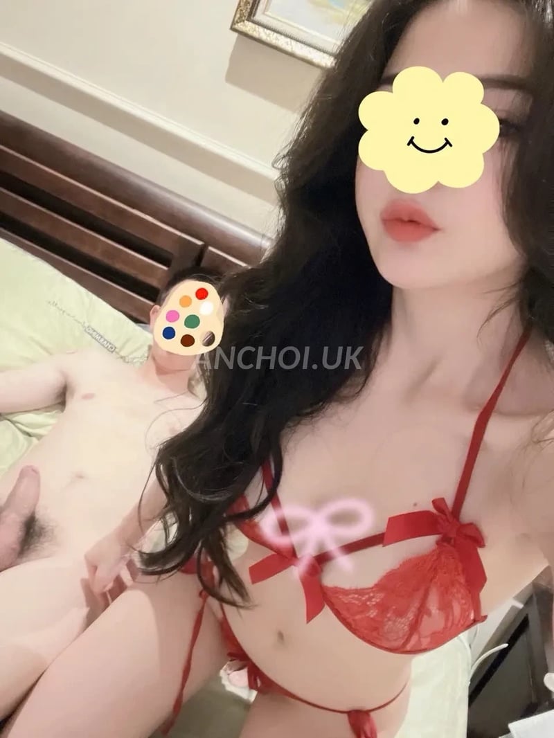 Mặt dễ thương! 3 vòng nét căng! Nói chung ngon trong phân khúc!