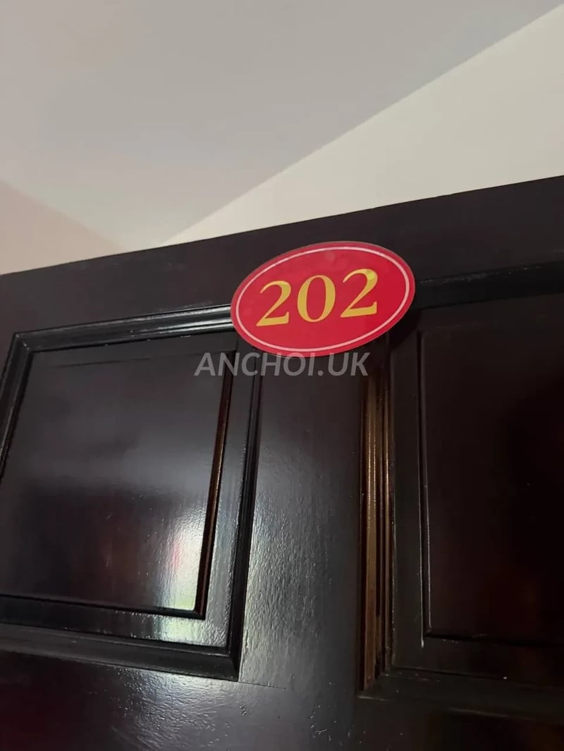 Cuối tuần gặp được bé ưng ý hết nước chấm, xinh hơn hình là có thật nha, da trắn — ảnh 2