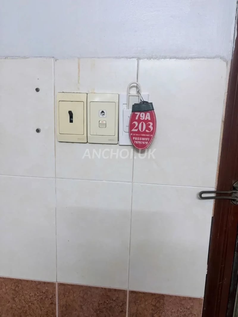 Ở quê mới lên bay qua gặp e liền .hok phê hok về nha .hàng chất lượng đẹp