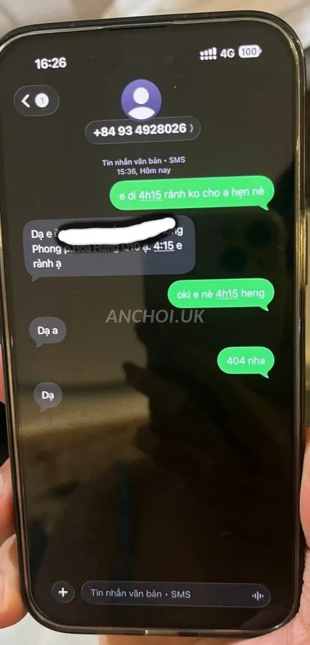 Thực quá ấn tượng với em, nói chuyện hiền lành. Nhưng lúc làm việc thì khác hẳn 