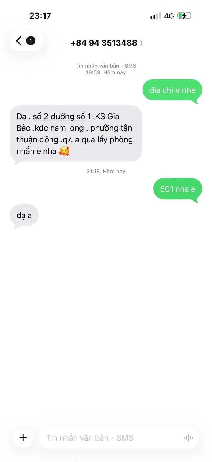 mặt tương đối xinh và dâm, vú hệ bưởi còn khá chắc , eo khá đẹp
